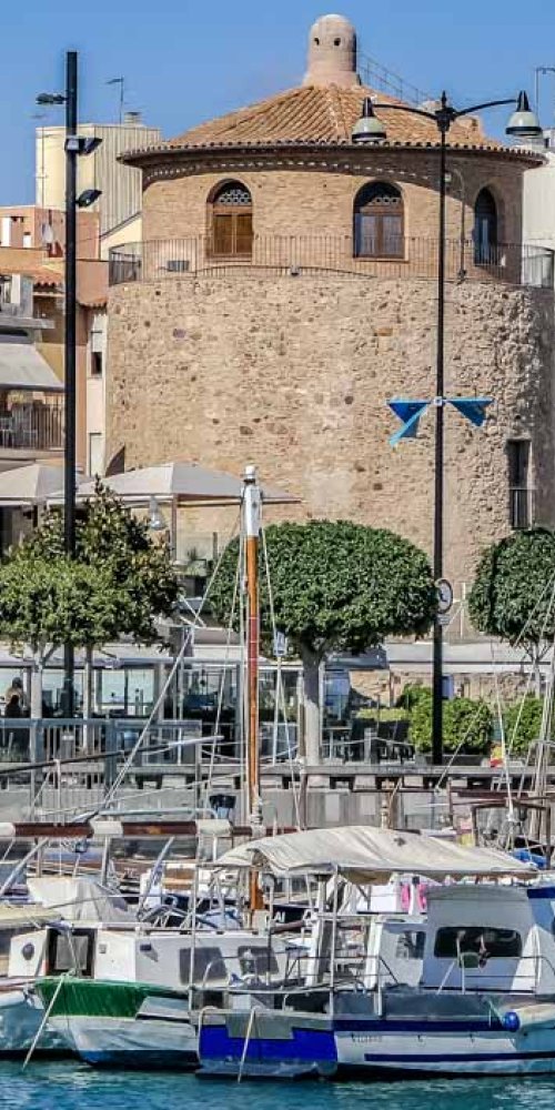 Bike lanes and pedestrian street in Cambrils