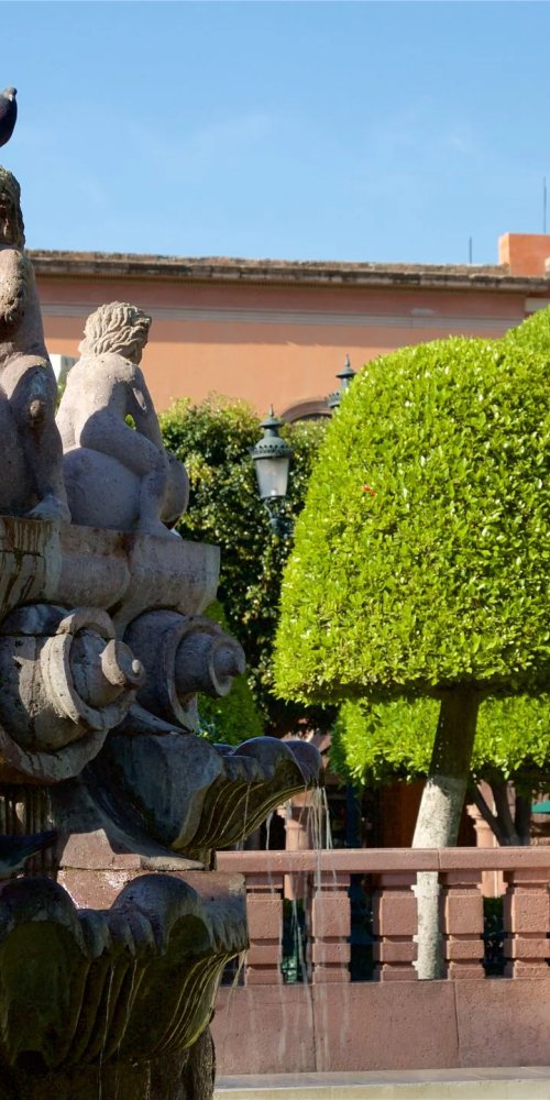 León city transport and bike lanes