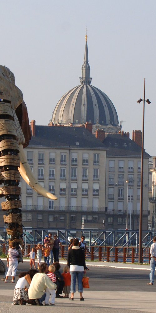 Nantes Metro train in action