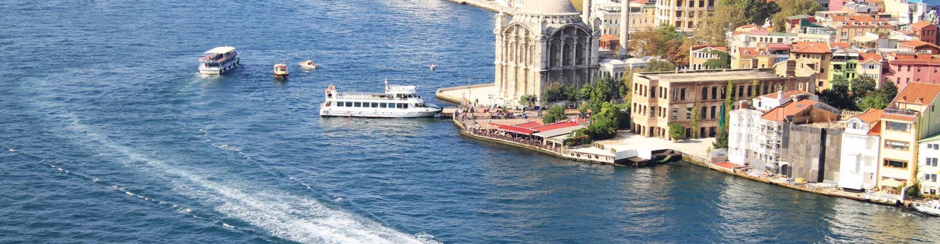 Istanbul public transport and walkable streets
