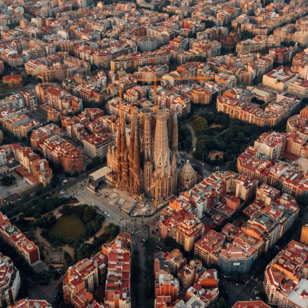 Uncovering Barcelona, ES: The Ultimate Guide to Things to Do for an Unforgettable Urban Adventure